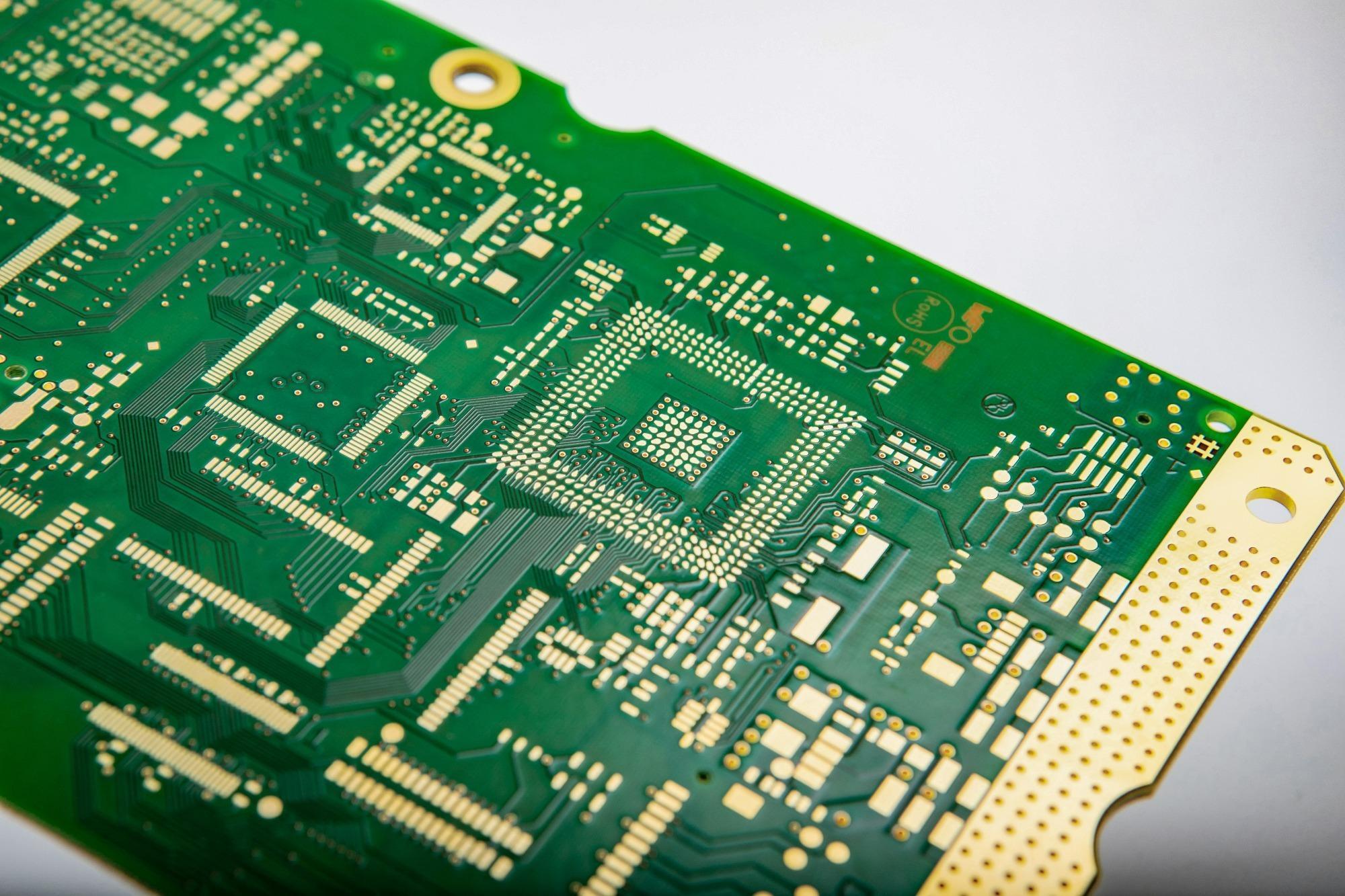 Rigid PCB — жорстка багатошарова друкована плата